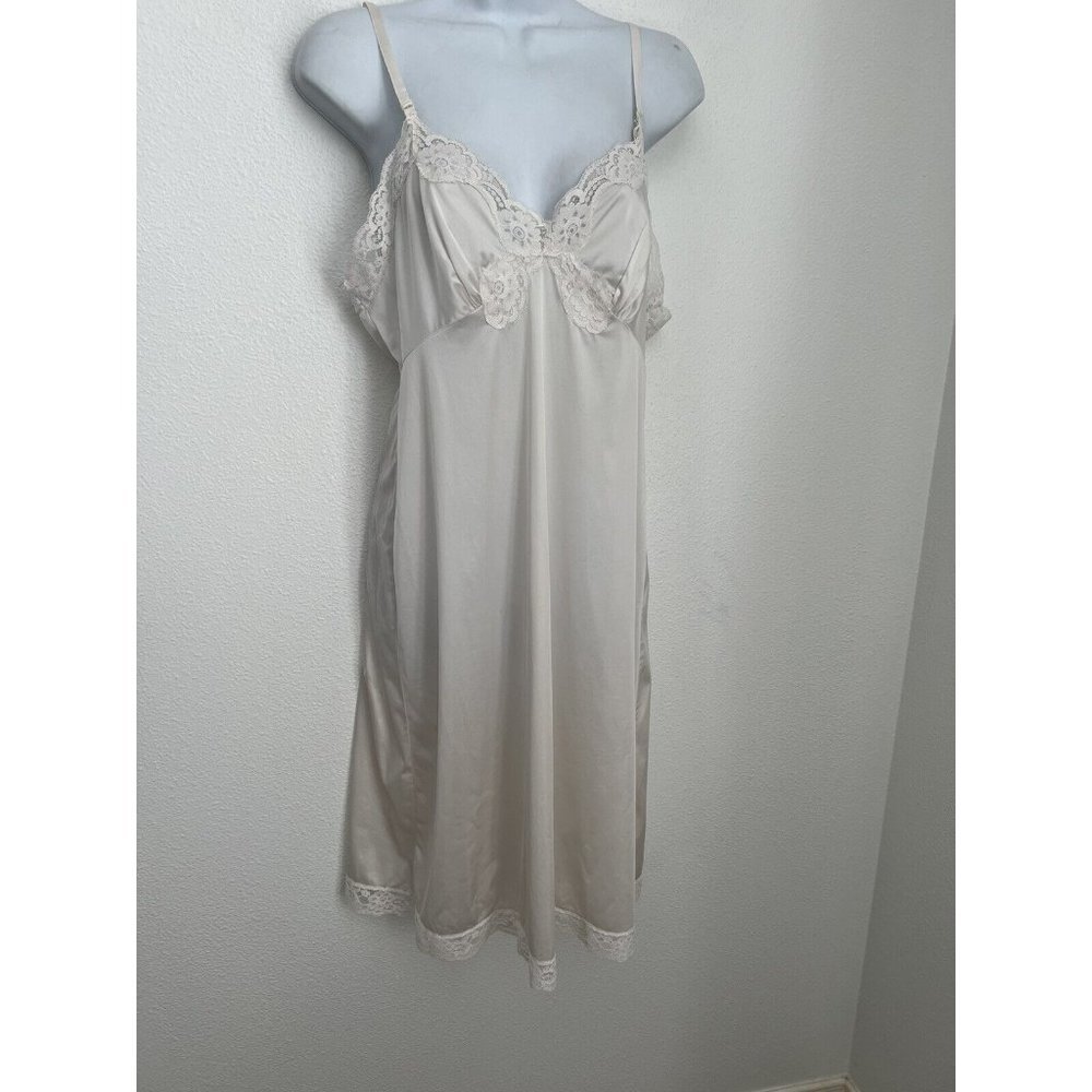 Vintage JC Penny Vaserette Ivory Nylon and Lace Full Slip Lingerie Size 38F USA